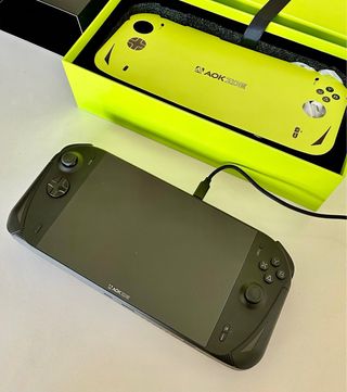 AOKZOE A1X 32GB+2TB 8” 120hz VRR PC Consolizado