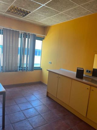 Nave industrial en venta en Olesa de Montserrat