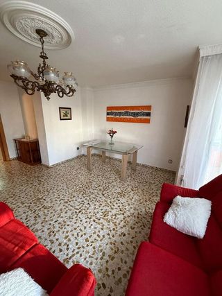 Piso en alquiler en Los Ángeles en Alicante