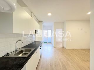 Local comercial en venta en Sant Andreu de Palomar en Barcelona