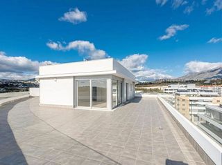 Ático en venta en Nueva Andalucía centro en Marbella