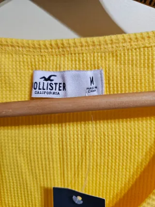 Blusa Hollister Manga Larga Amarilla Talla M