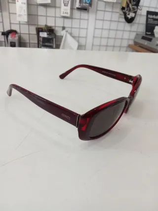 Gafas de sol Guess mujer rojas nuevas...