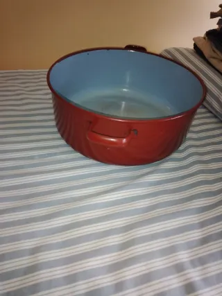 Olla grande metal  rojo 35x15