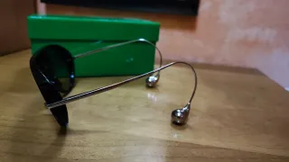 Occhiali da sole Bottega Veneta con orecchini