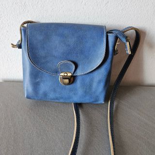 Minibag azzurra in ecopelle