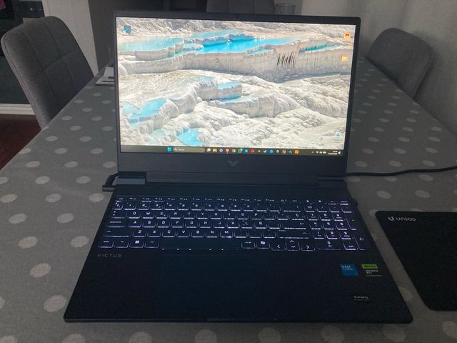 HP Victus 15 5060 2TB 144Hz