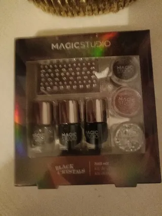 Pack pintauñas y brillantes Magic Studio