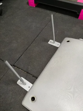 5 Esterillas Akon Fitness Grises+ soportes pared