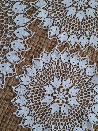 Set 3 centrini uncinetto bianchi