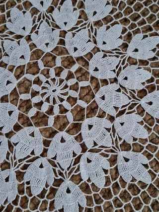 Set 3 centrini uncinetto bianchi