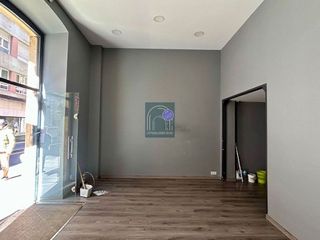 Local comercial en alquiler en Centro en Gijón