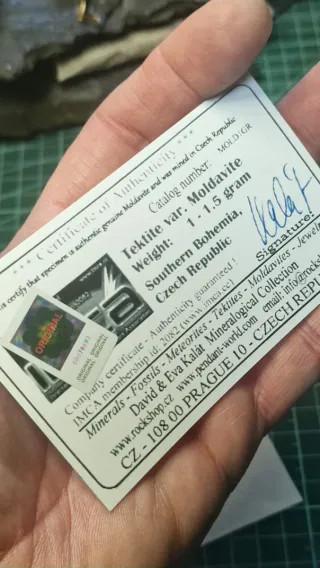 Moldavita.  Origen República Checa con certificado