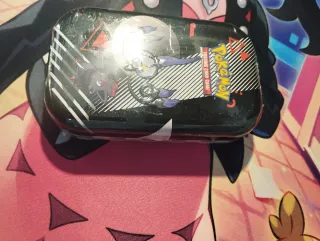 Minilatas Pokémon Llama Blanca y Fulgor Negro