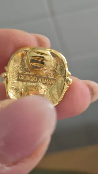 Orecchini quadrati dorati con profilo