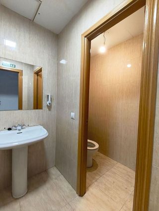 Local comercial en alquiler en Yeles