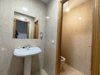 Local comercial en alquiler en Yeles