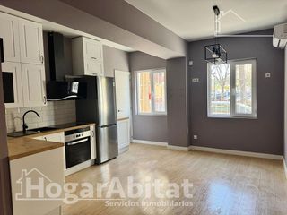 Piso en venta en Ciutat Fallera en Valencia