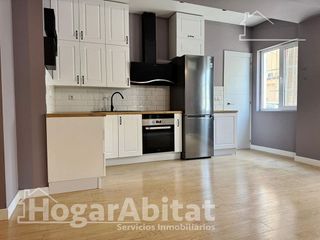 Piso en venta en Ciutat Fallera en Valencia