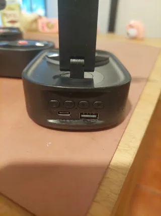 Altavoz Bluetooth con Soporte