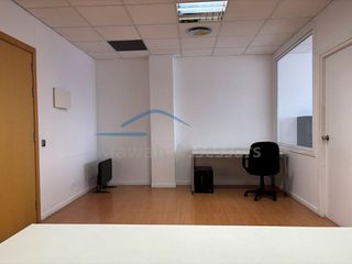 Oficina en venta en Zona Mercat en Rubí