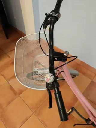 Bicicleta Paseo Rosa con Cesta