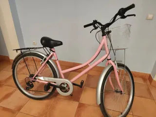 Bicicleta Paseo Rosa con Cesta