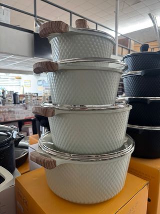 Set de Ollas Metal Negro y Gris