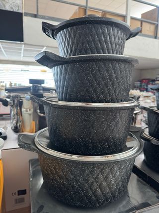 Set de Ollas Metal Negro y Gris