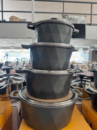 Set de Ollas Metal Negro y Gris