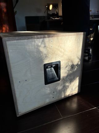 Cajón Subwoofer Abedul 18mm Beyma 18Lex1200