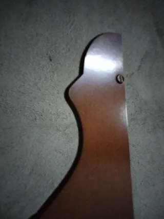 Estantería rinconera de madera