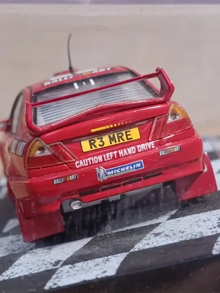 Coche Miniatura Mitsubishi Lancer Evo V Rally
