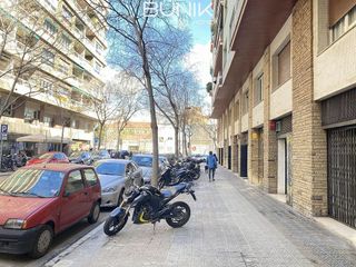 Local comercial en alquiler en La Nova Esquerra de l'Eixample en Barcelona