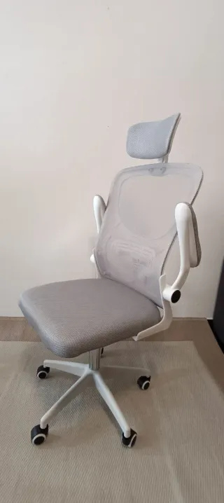 Silla ergonómica de oficina gris-nueva