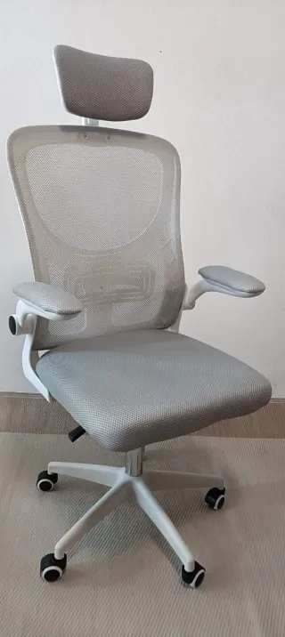 Silla ergonómica de oficina gris-nueva
