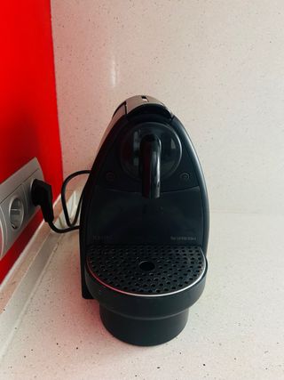 Cafetera Nespresso Negra
