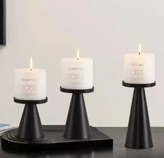 3 Candelabros Metálicos Negros