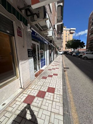 Local comercial en alquiler en Parque Mediterráneo - Santa Paula en Málaga