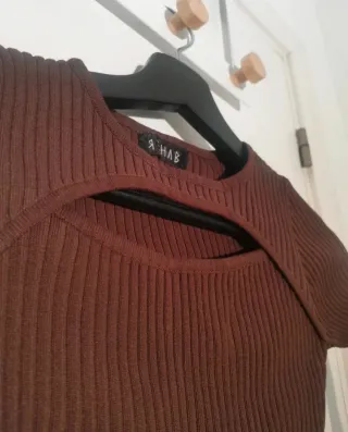 Top sexy cut out marrón fiesta