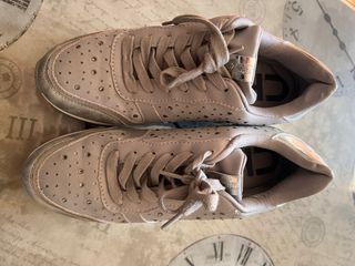 Zapatillas grises con pedrería