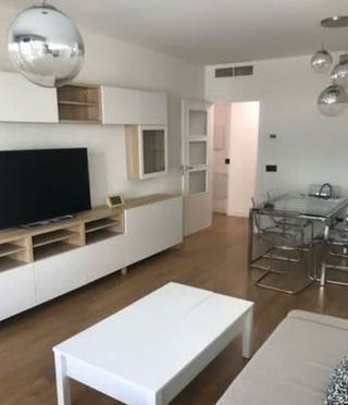 Piso en alquiler en Puerta Blanca en Málaga