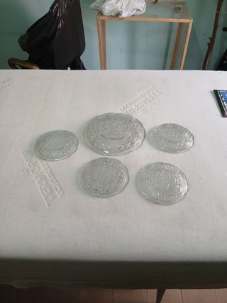 Juego de 5 platos vintage de cristal decorados