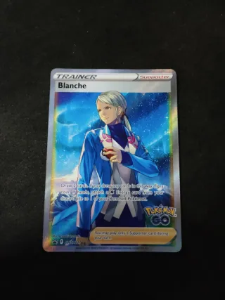 Carta Pokemon Líder de Equipo Blanche