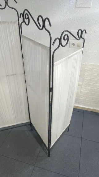 Biombo metálico IKEA