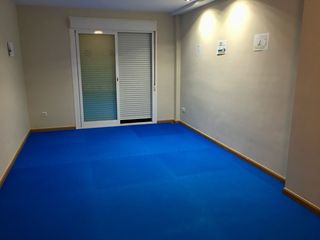 Suelo goma azul y rojo