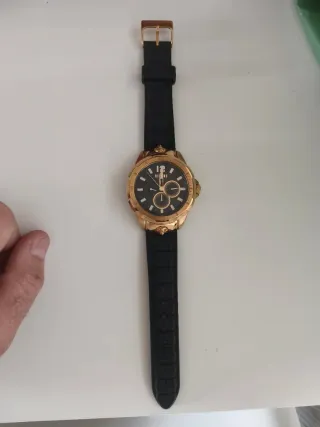 Reloj Versace Negro y Dorado muy poco uso