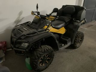 Can-Am Outlander 800XT 2 plazas Negro/Amarillo