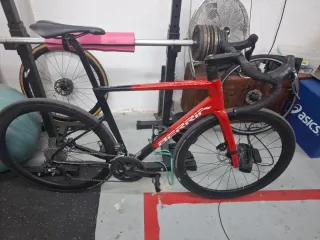 Bicicleta de carretera BERRIA BELADOR roja