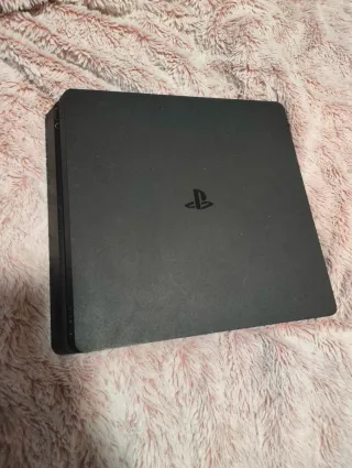 PS4 (PlayStation 4) Negra + 8 Juegos + 2 Mandos